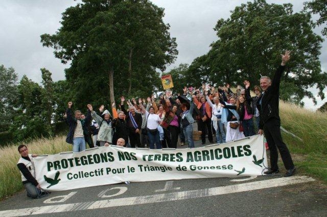 19 juin 2011 - Pique-nique "Pour le Triangle de Gonesse" - "protégeons nos terres agricoles - non à Europa City". Val-d'Oise.